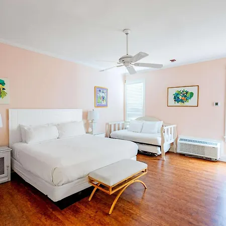 King Suite At Curry Mansion With Heated Pool!